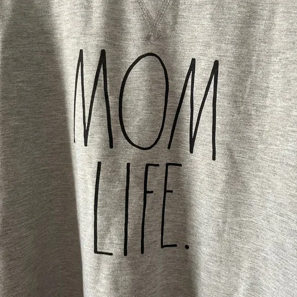 New Rae Dunn Gray Plus Size Mom Life Sweatshirt 3X and Cozy Socks - Picture 3 of 12